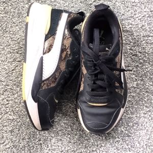 Puma sneakers